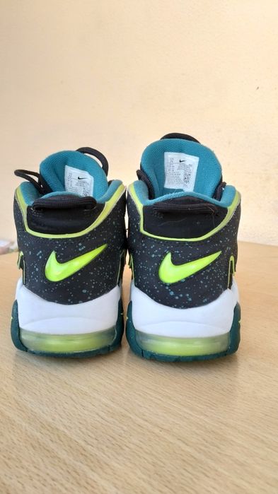 Bota Nike air more - uptempo