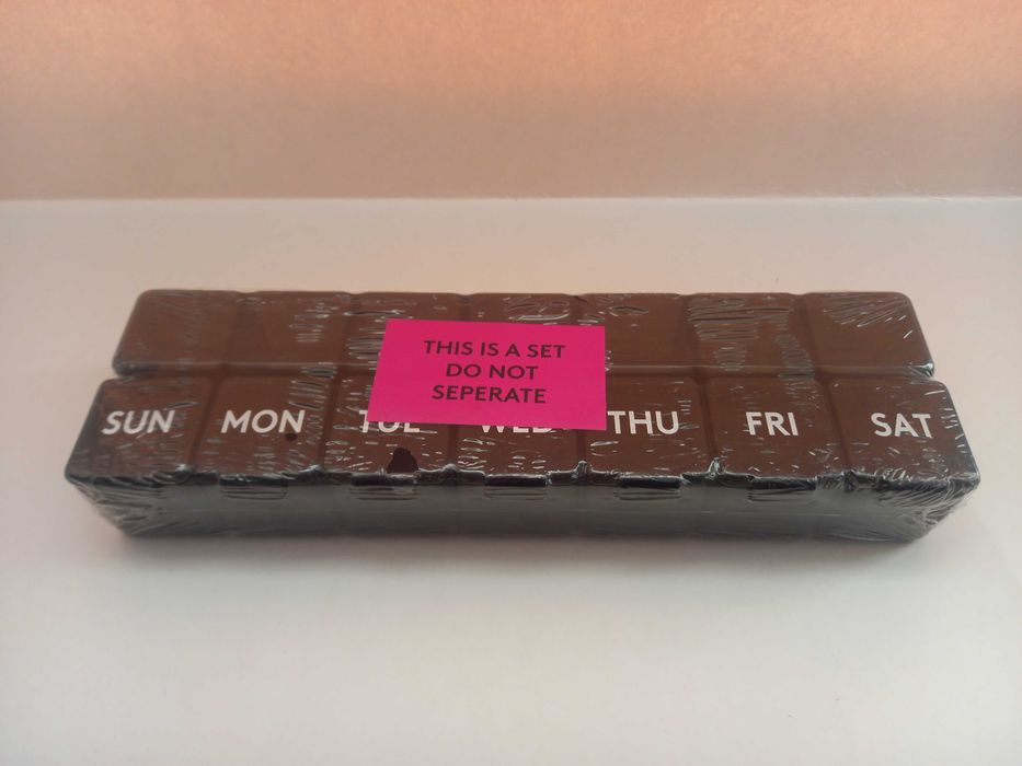 Органайзер для таблеток на 14 відділень чорний