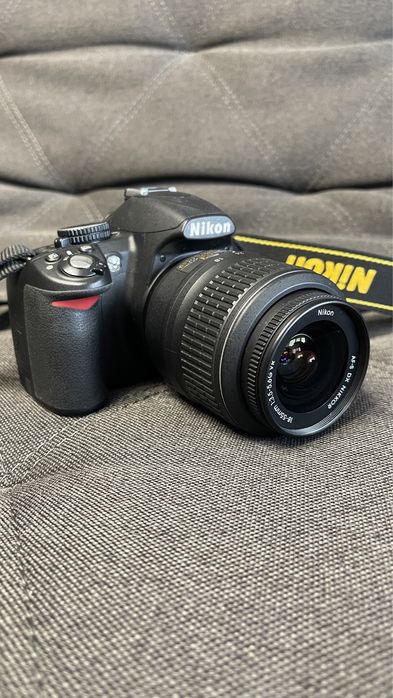 Крутий фотоапарат NIKON D3100
