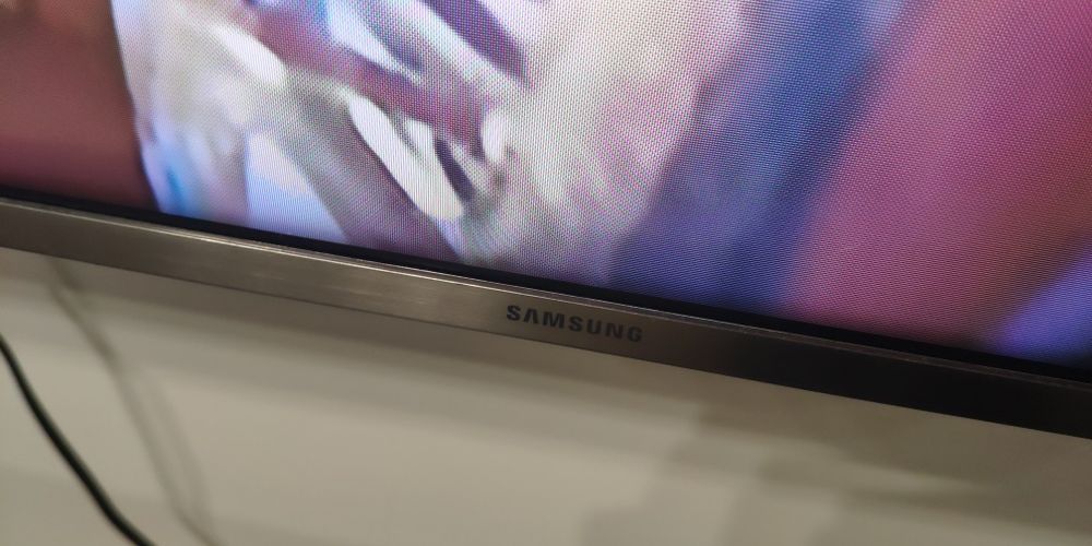 TV Samsung 65 cali QLED 120Hz QE65Q6FNA