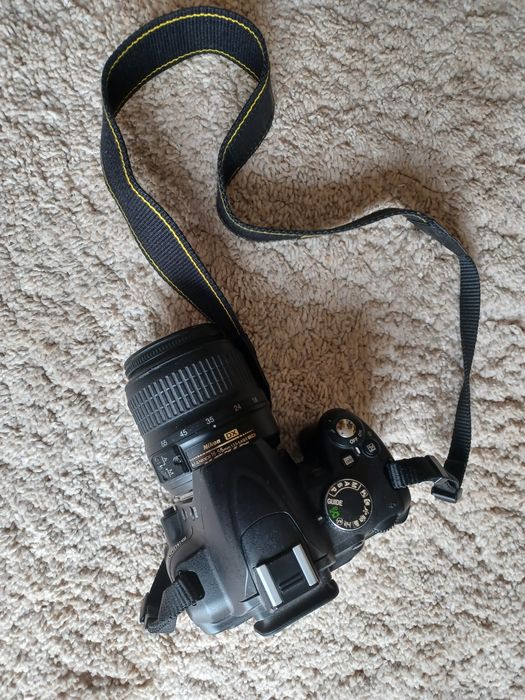 Nikon d3000 ładowarka i baterie.