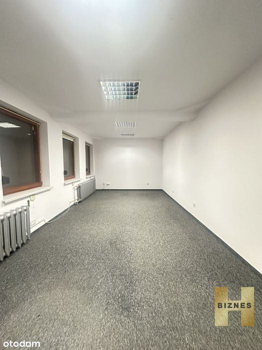 Biuro 11,16,23,74,m2 Krzyki Parking