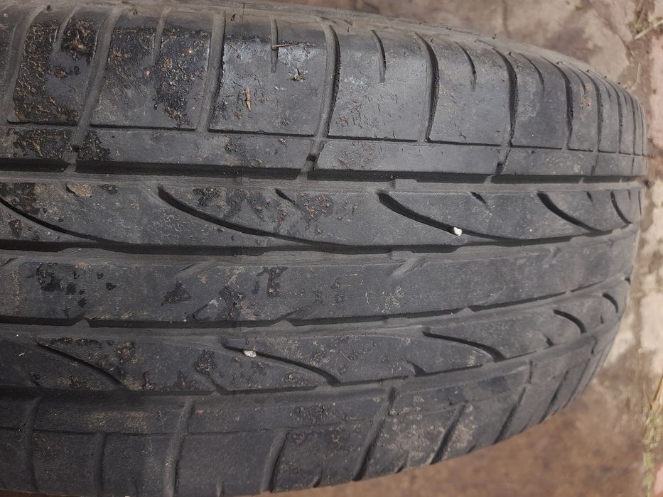 Продам літню резину.