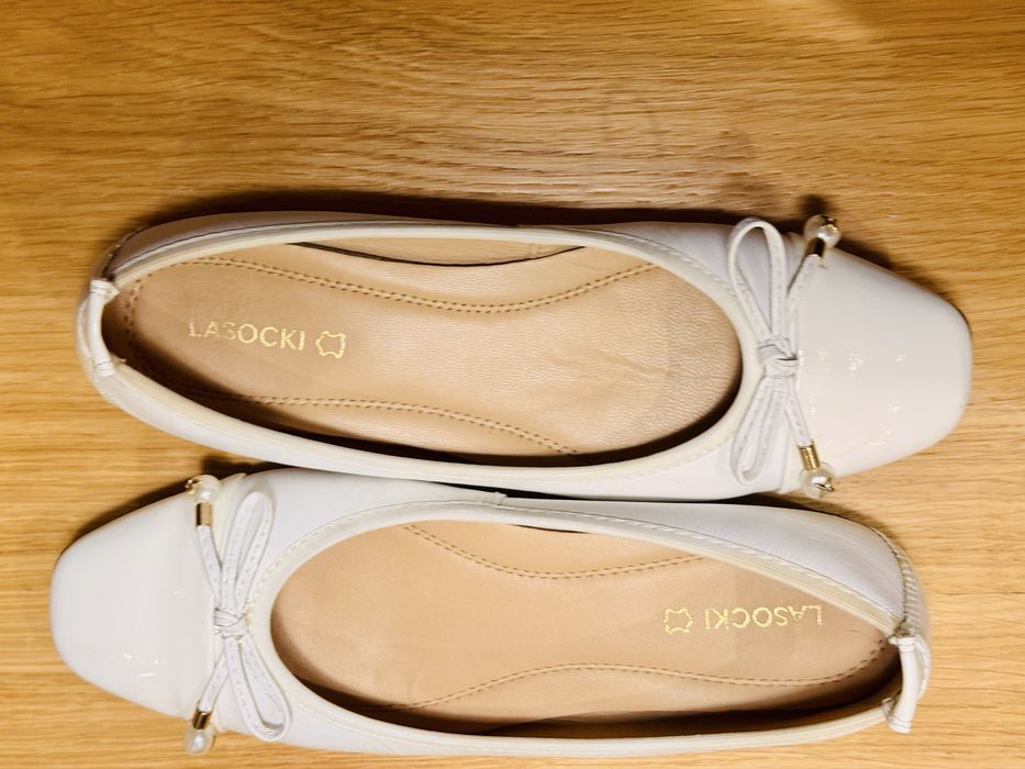 Buty baleriny skórzane białe komunijne ślubne rozmiar 37