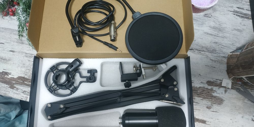 Мікрофон  студійний  .Puluz PU612B Studio