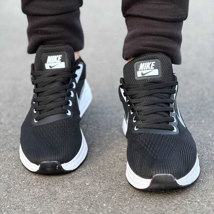 Кросівки чоловічі Nike Zoom чорно білі  сітка- текстиль