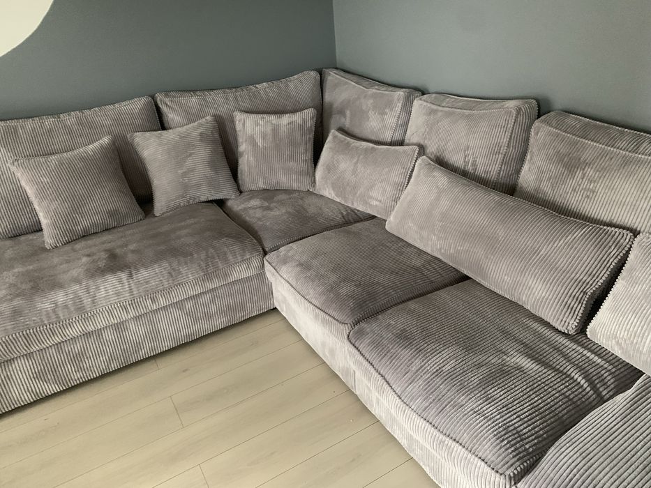Duża jasno szara rogówka Agata meble