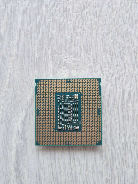s1151v2 процесор Intel Core i7-8700K 4.7GHz 6ядер\12потоків. Trade-in