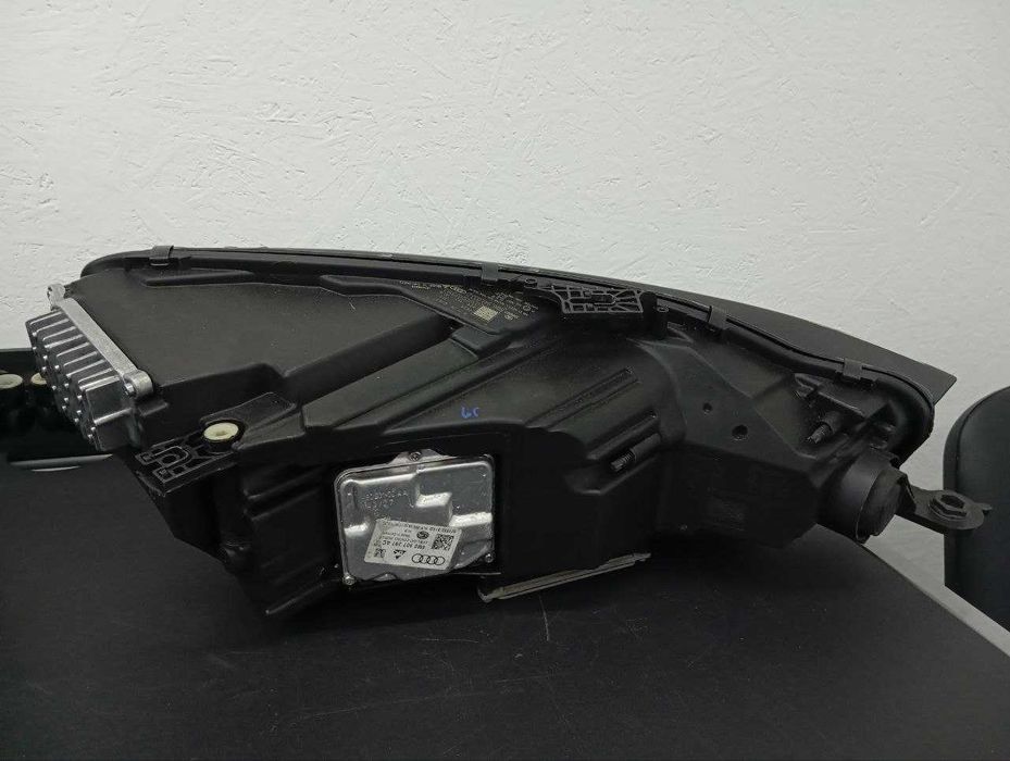 AUDI A5 8W фара права ліва