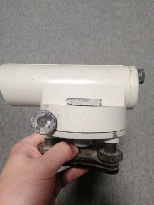 Нивелир оптический