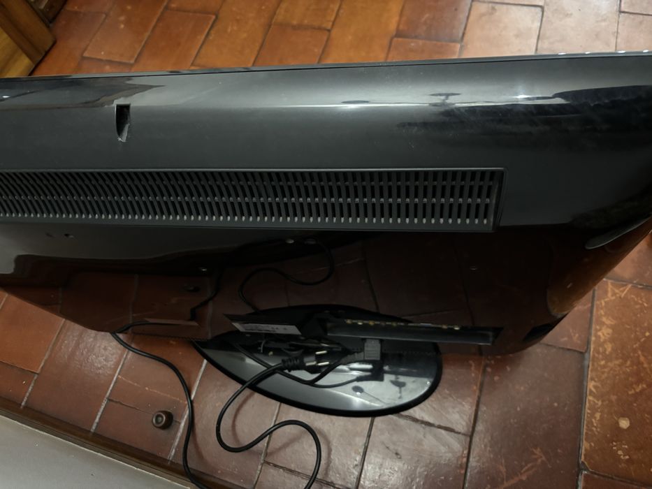 Tv LCD Samsung 40” avariada