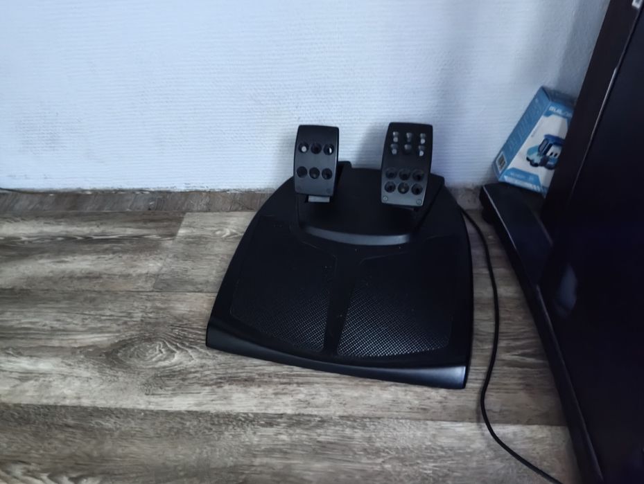 Logitech MOMO racing