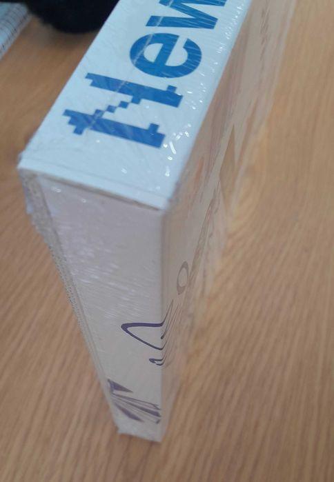 Edição ORIGINAL - 1st EP NewJeans Album (Bluebook ver) (Haerin)