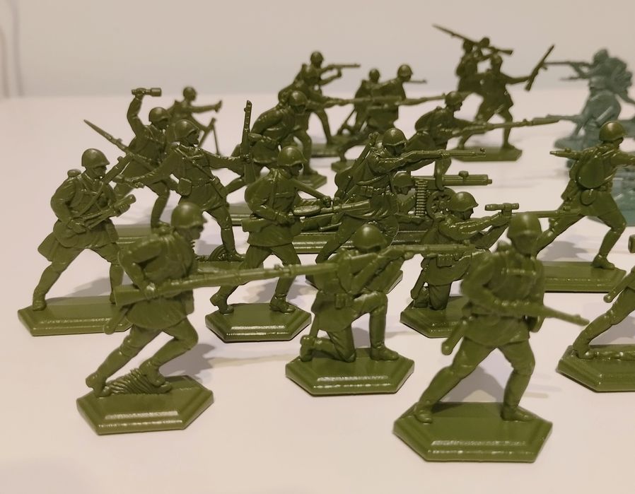 Żołnierzyki 1:48 - piechota radziecka i niemiecka (WW2)
