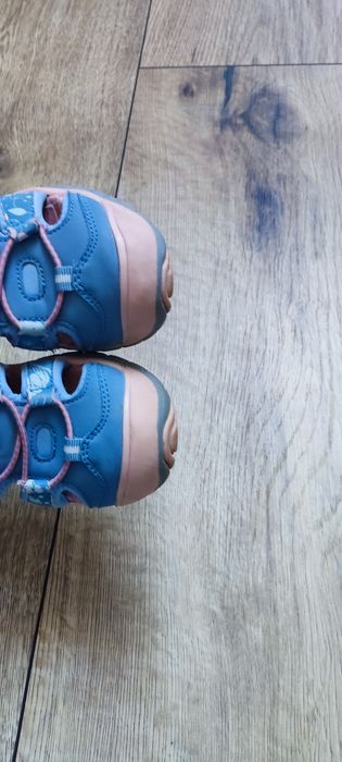 Sandały dziecięce 27