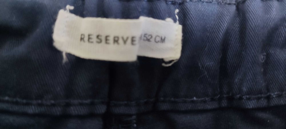 Sprzedam spodnie chłopięce Reserved rozmiar 152