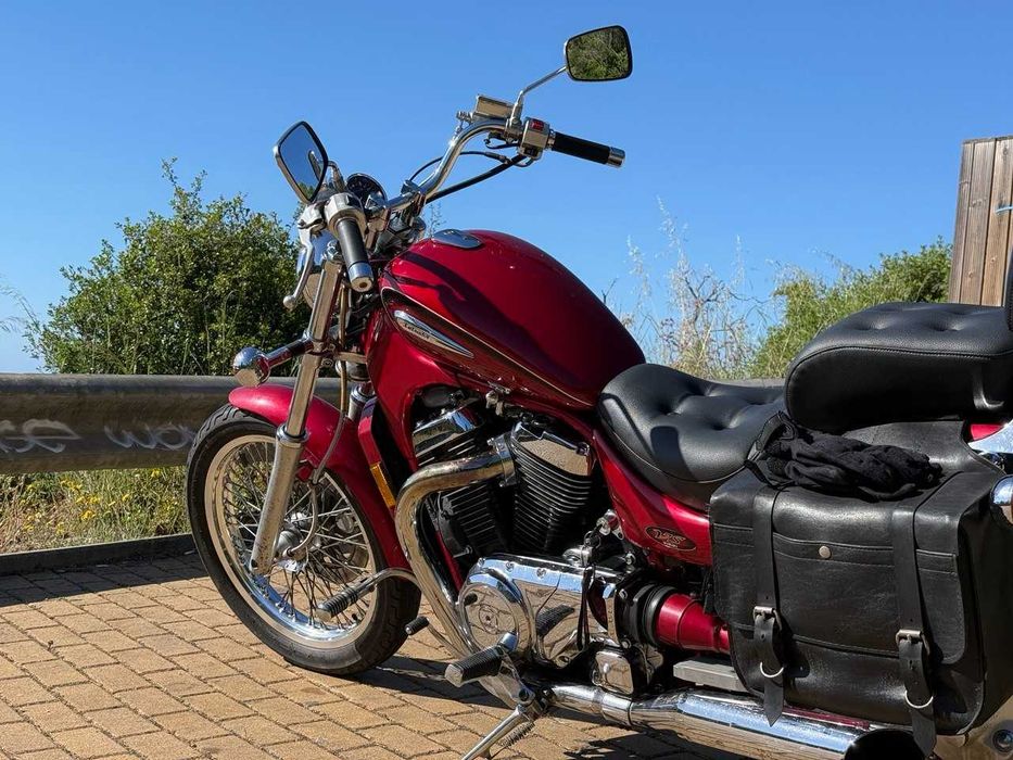 Suzuki Intruder VS800