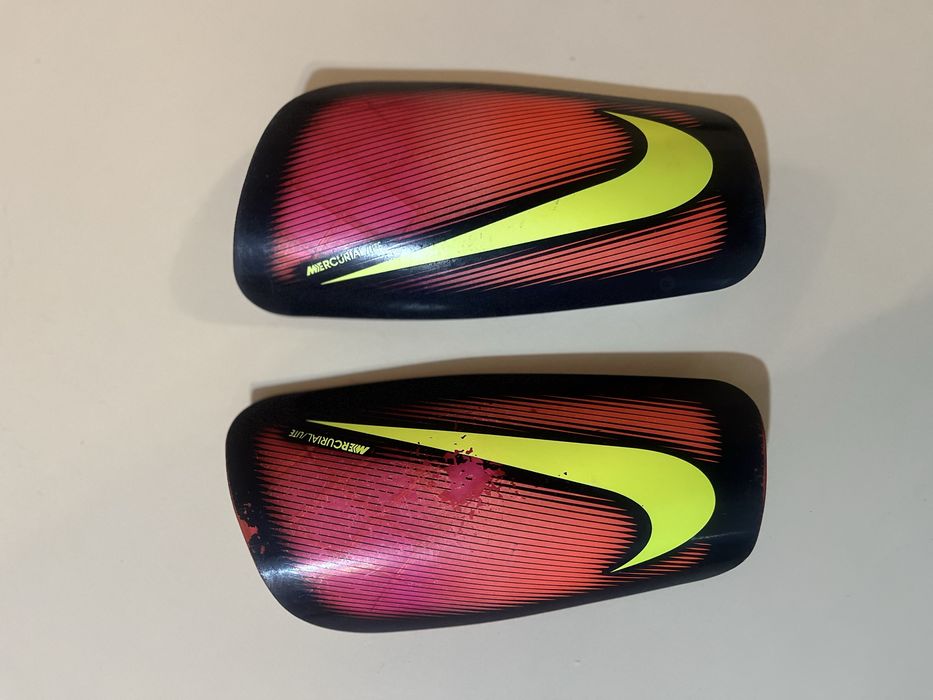 Футбольні щитки довжина 17 см