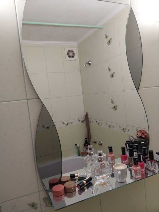 Зеркало (для ванной)