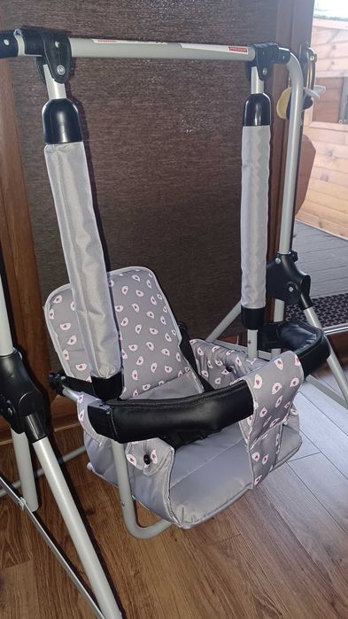 Szara huśtawka wolnostajaca dla dzieci