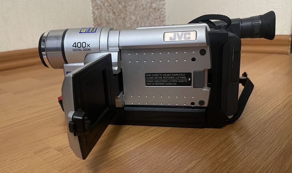 Відеокамера JVC GR-FXM37E + комплект