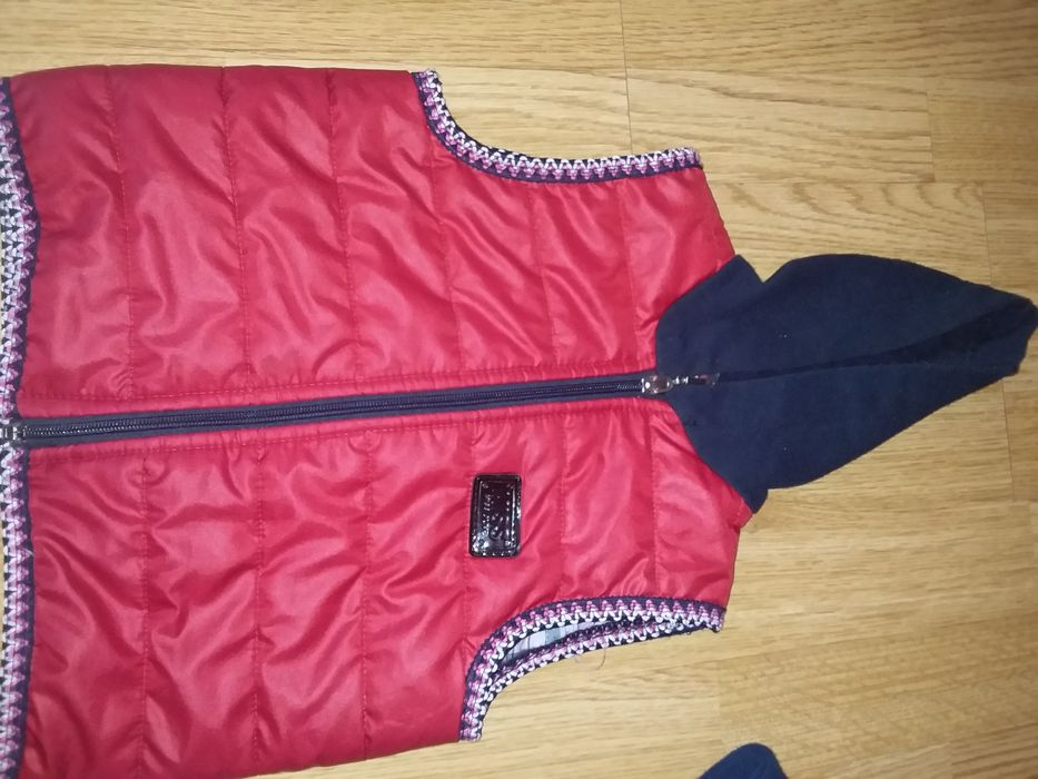 Жилєтка, светрик р-р 2-3