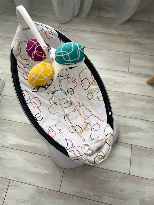 Заколисувальний центр 4moms