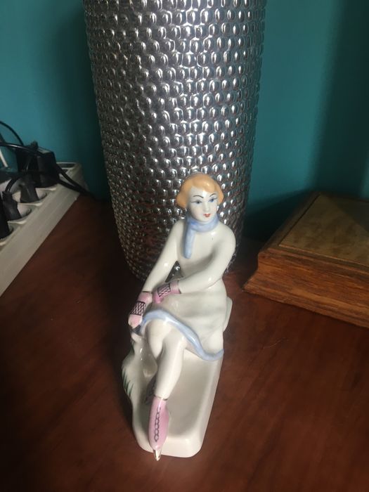 Статуетка в гарному стані.