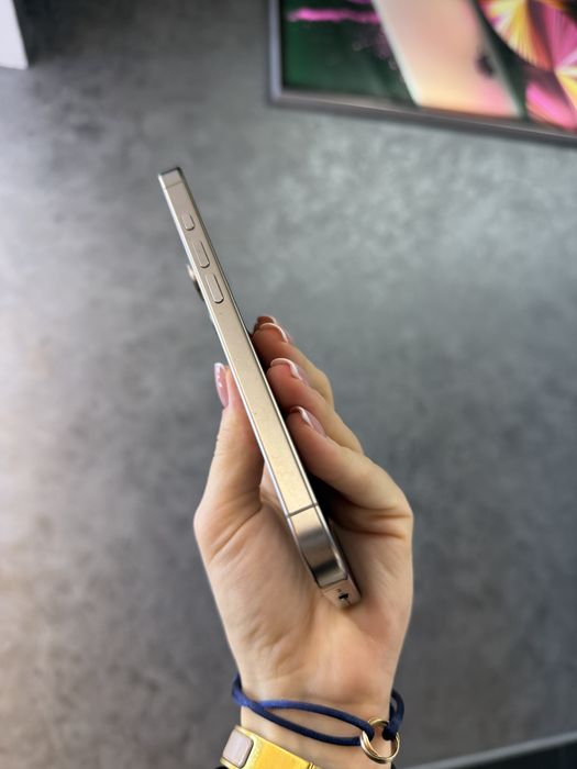 Б/у IPHONE 16Pro 256 Natural Titanium Neverlock Костюшка,5 igrand