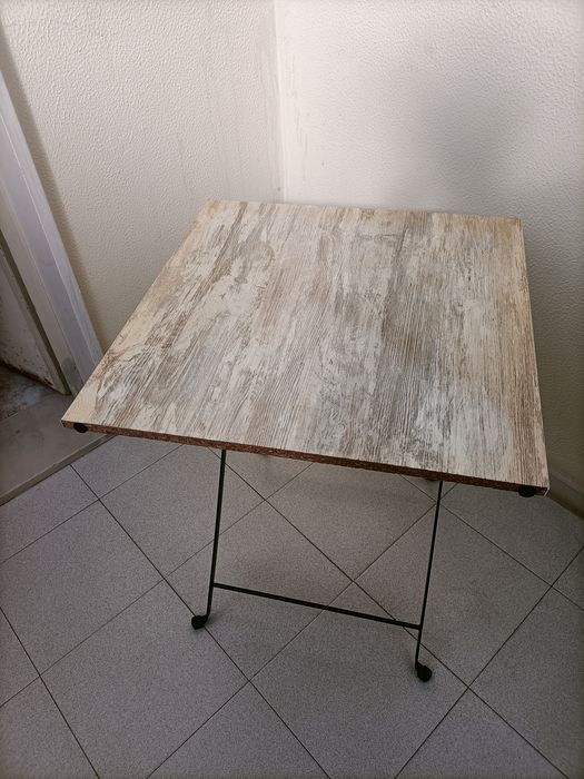 Mesa quadrada madeira
