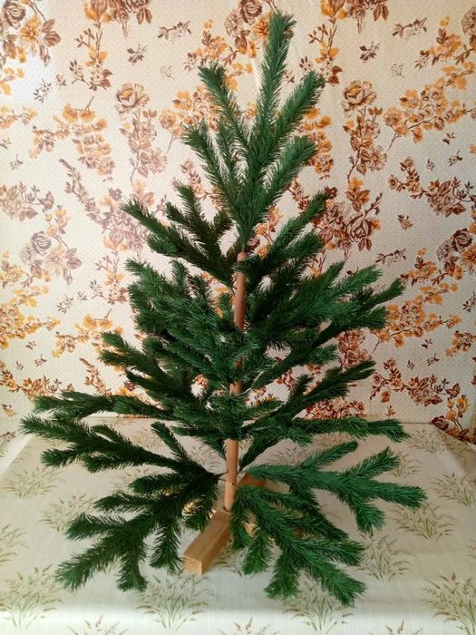 Ялинка штучна з хрестовиною(з підставкою)
