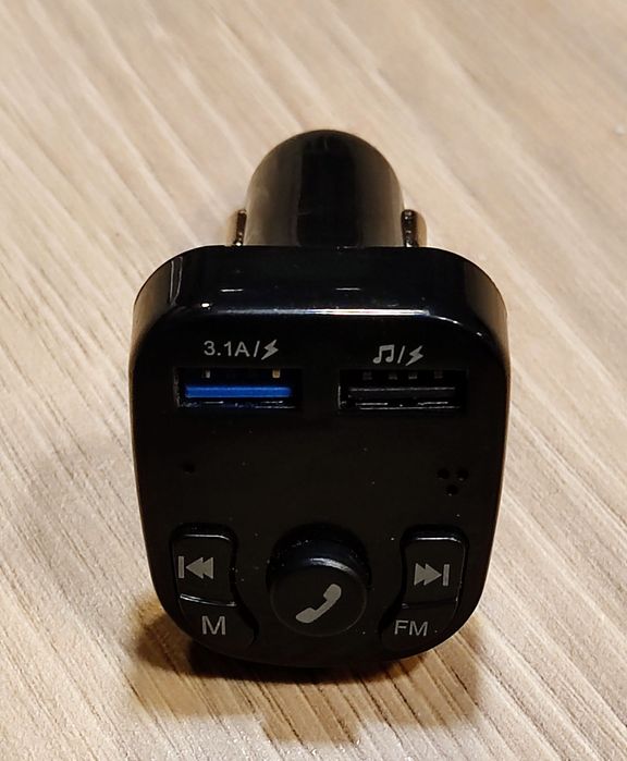 Nowa Szybka ładowarka samochodowa z opcją Radia, Bluetooth. Szybka wys