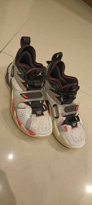 Świetne buty sportowe Jordan