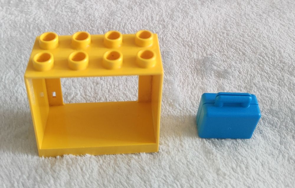 LEGO Duplo rama od okna i walizka