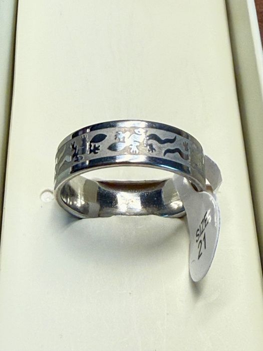 Elegancki Pierscionek