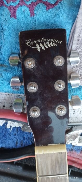 Peças assessórios de guitarra. Em Loulé.