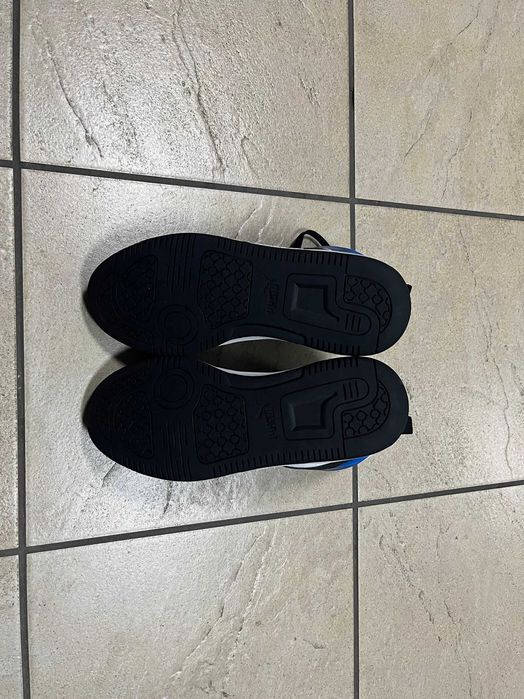 Puma Rebound V6 Mid  36 р