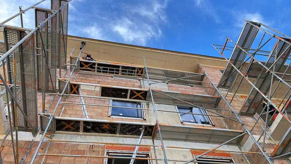 Montaż i Wynajem Rusztowań, Wynajem zsypów i ogrodzeń budowlanych