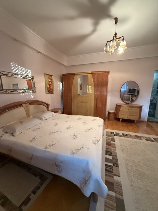 Продається велика 3 х кімнатна квартира в центрі міста