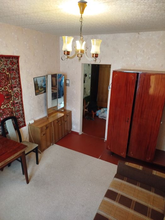 Здаю дві кімнати у 3- кімнатній квартирі на Виноградарі без господаря