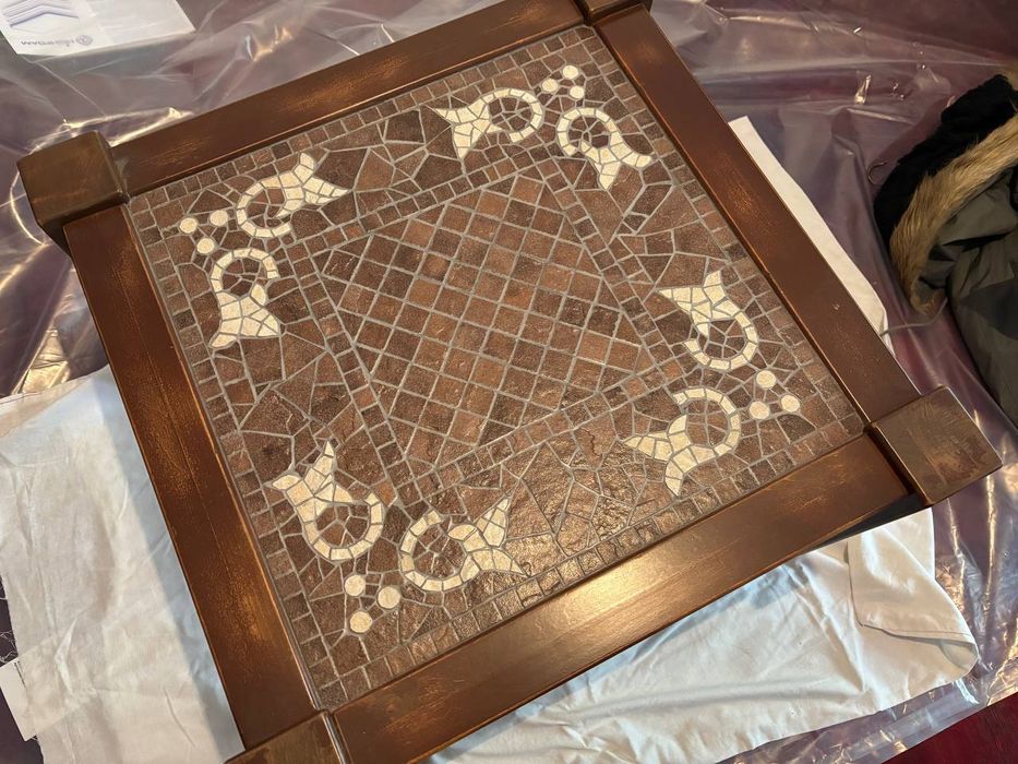 Продаю стіл , з мозаїкою