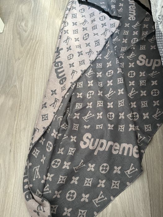 Szalik LV supreme
