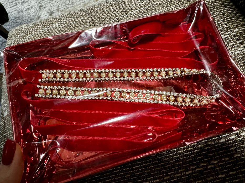 Красная лента на свадьбу