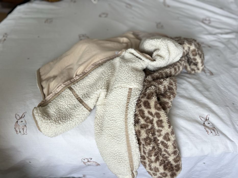 Шерпа тедді на дівчинку