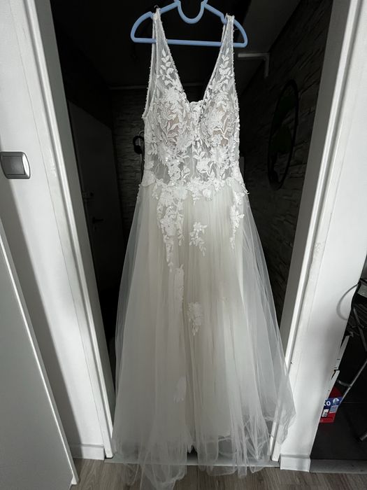 Suknia ślubna kolor ecru