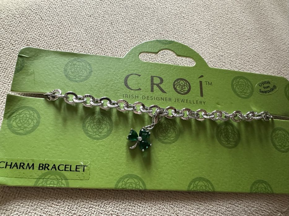 Біжутерія Croi  символ Ірландії  камінчики сваровські,середки гвоздики