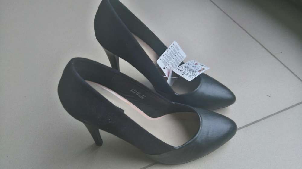 Szpilki czarne z reserved rozm 37 nowe