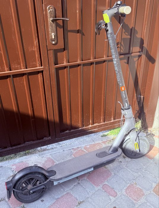 Продам самокат Xiaomi с зарядным устройством