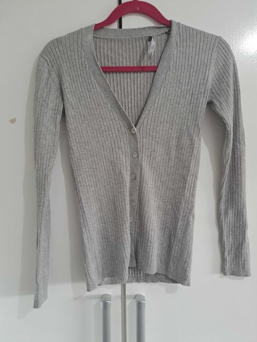 Sweter szary odpinany
