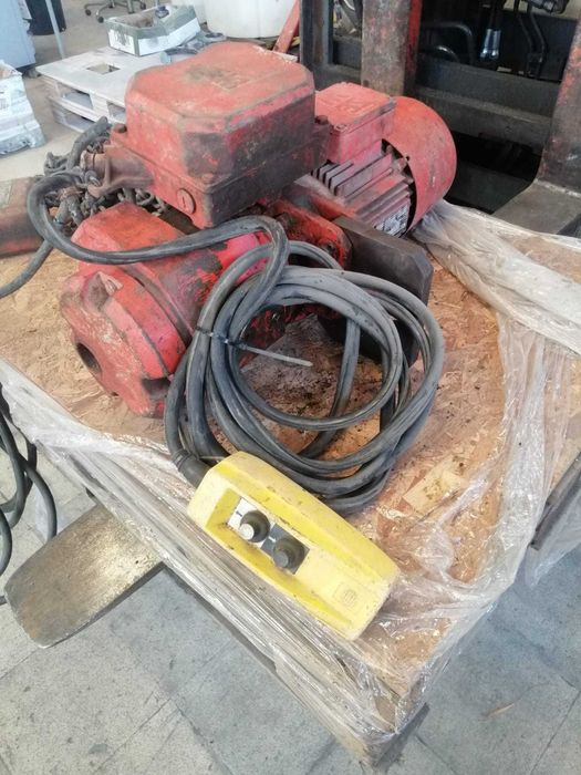 Guincho Elétrico SEW para 3200kg